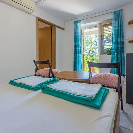 Idyllisches Nur 150 Meter Zum Mit Privater Terrasse, Garten, Wifi * 德拉马利
