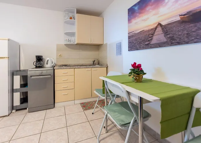 Idyllisches Nur 150 Meter Zum Mit Privater Terrasse, Garten, Wifi Апартаменты *