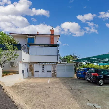 Idyllisches Nur 150 Meter Zum Mit Privater Terrasse, Garten, Wifi Appartement Dramalj