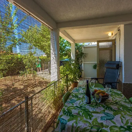 Idyllisches Nur 150 Meter Zum Mit Privater Terrasse, Garten, Wifi Appartement *