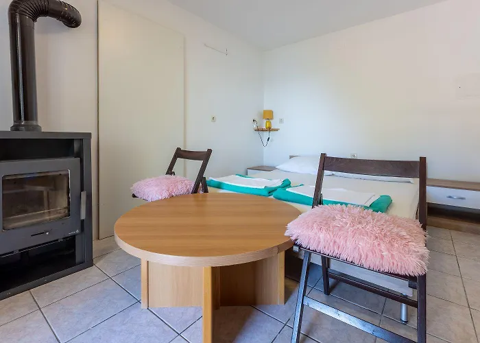 Idyllisches Nur 150 Meter Zum Mit Privater Terrasse, Garten, Wifi