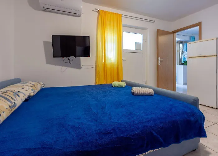 Idyllisches Nur 150 Meter Zum Mit Privater Terrasse, Garten, Wifi Dramalj